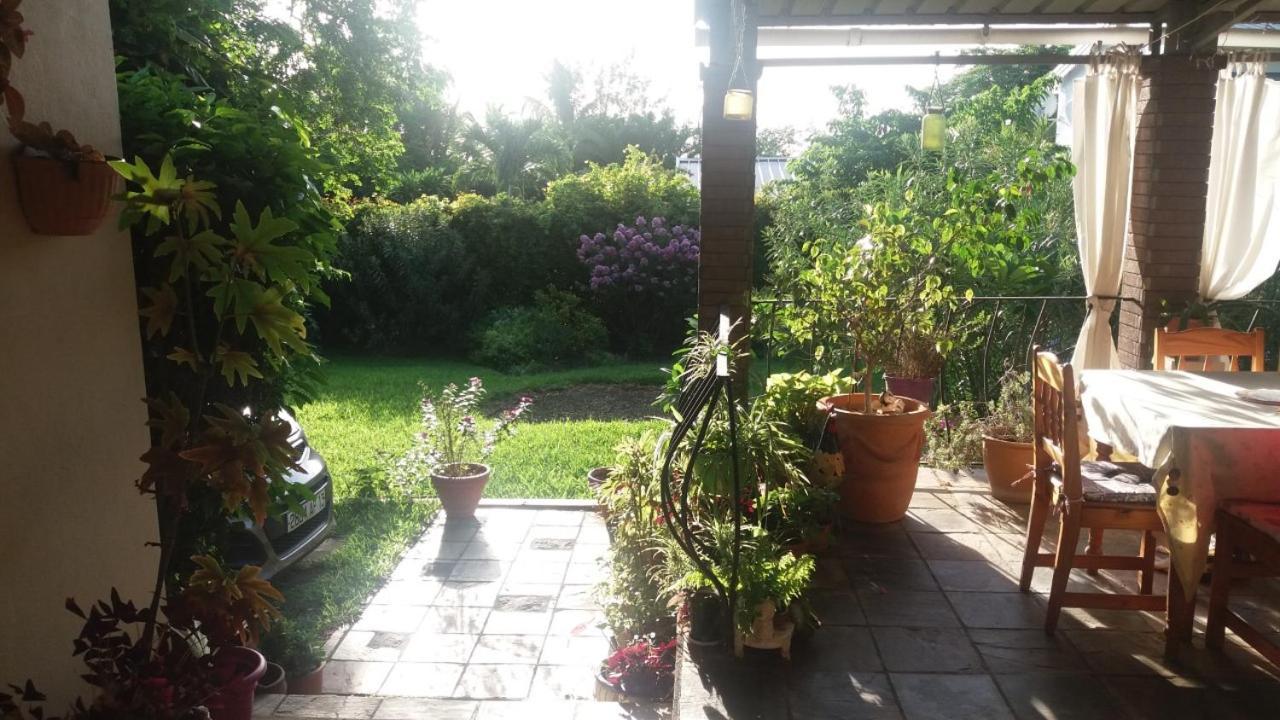Comfy Home-Tropical Garden & 5 Min Walk To Beach Tamarin Exterior photo