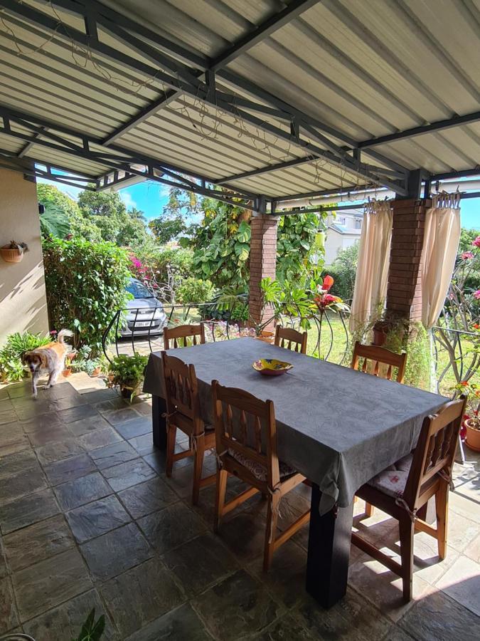 Comfy Home-Tropical Garden & 5 Min Walk To Beach Tamarin Exterior photo